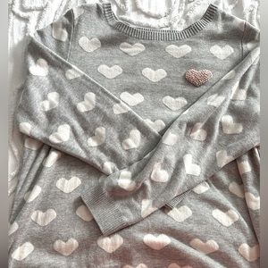 Grey sweater with pink heart